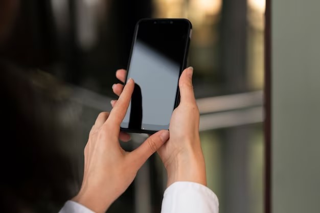 Infinix показала новую версию смартфона-хамелеона с изменчивым корпусом