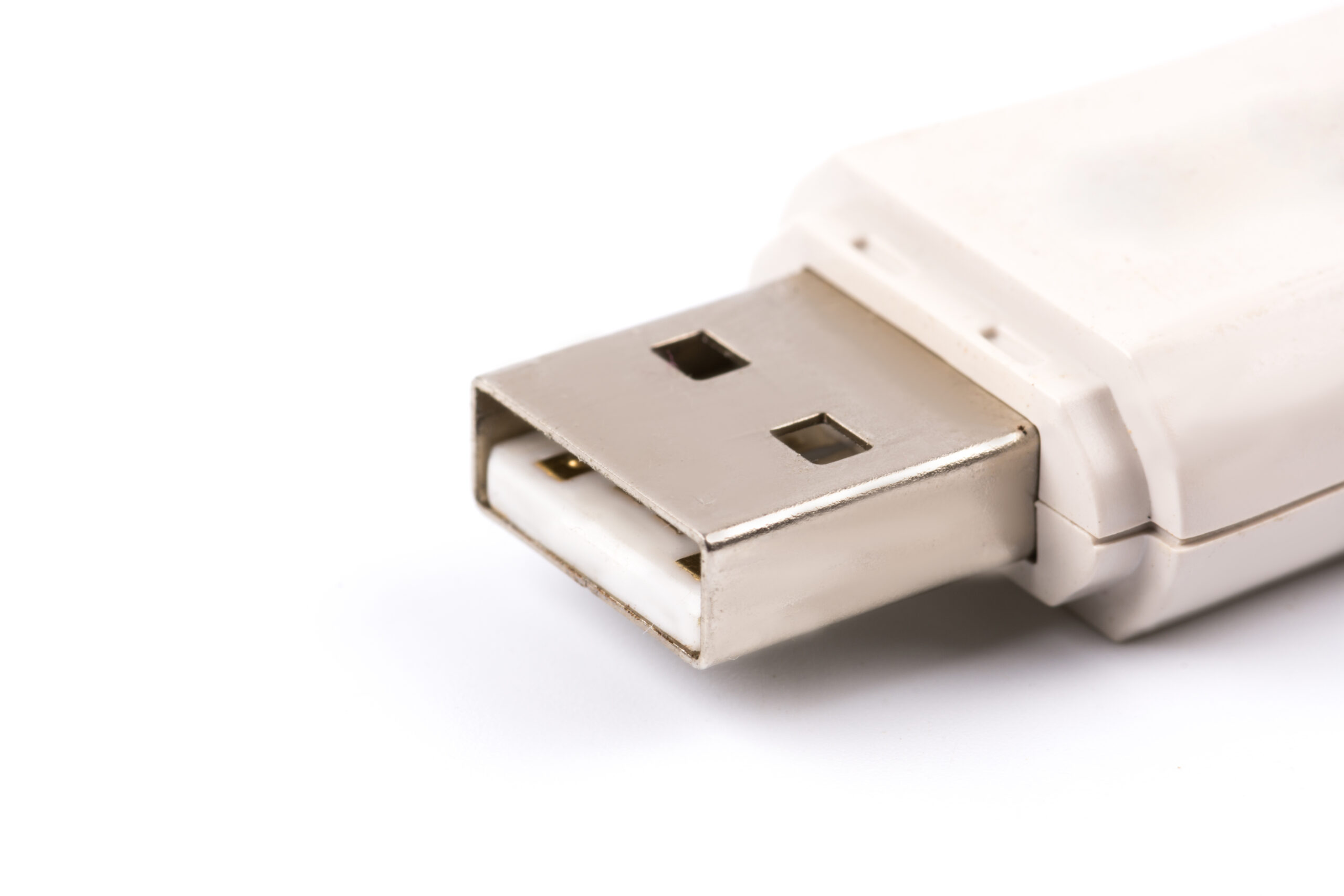 USB-накопитель против современных игр: эксперимент с неожиданным результатом USB-накопитель против современных игр: эксперимент с неожиданным результатом